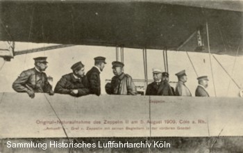 Graf Zeppelin auf der Überfahrt  von Frankfurt nach Köln in der Gondel von Z II