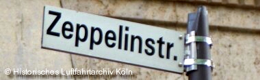 Straßenschild Zeppelinstr am Neumarkt