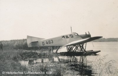 Junker F 13 D463 am Wasserflughafen Blexen auf der Weser