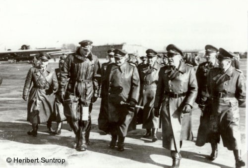 Generalfeldmarschall Hermann Göring mit Milch, Kessselring und Richthofen auf dem Butzweilerhof