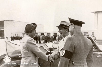 Liesel Bach begrt Goebbels auf dem Flughafen Kln Butzweilerhof. 