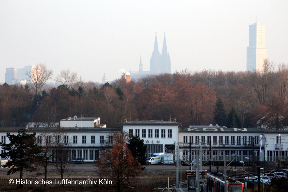 Sichtachse vom Flughafen Köln Butzweilerhof auf den Kölner Dom