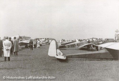 Sportflugzeuge am 1. Internationalen Flugtag 1933 Flughafen Köln Butzweilerhof