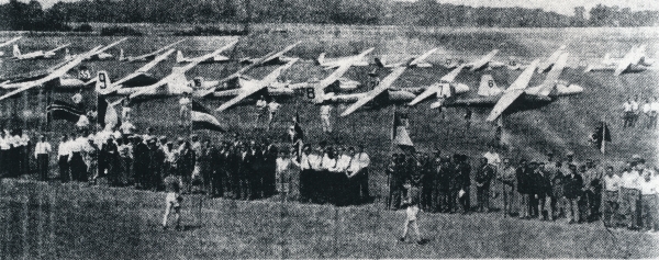 Segelflugweltmeisterschaft 1960 Aufstellung der Teilnehmer und Maschinen